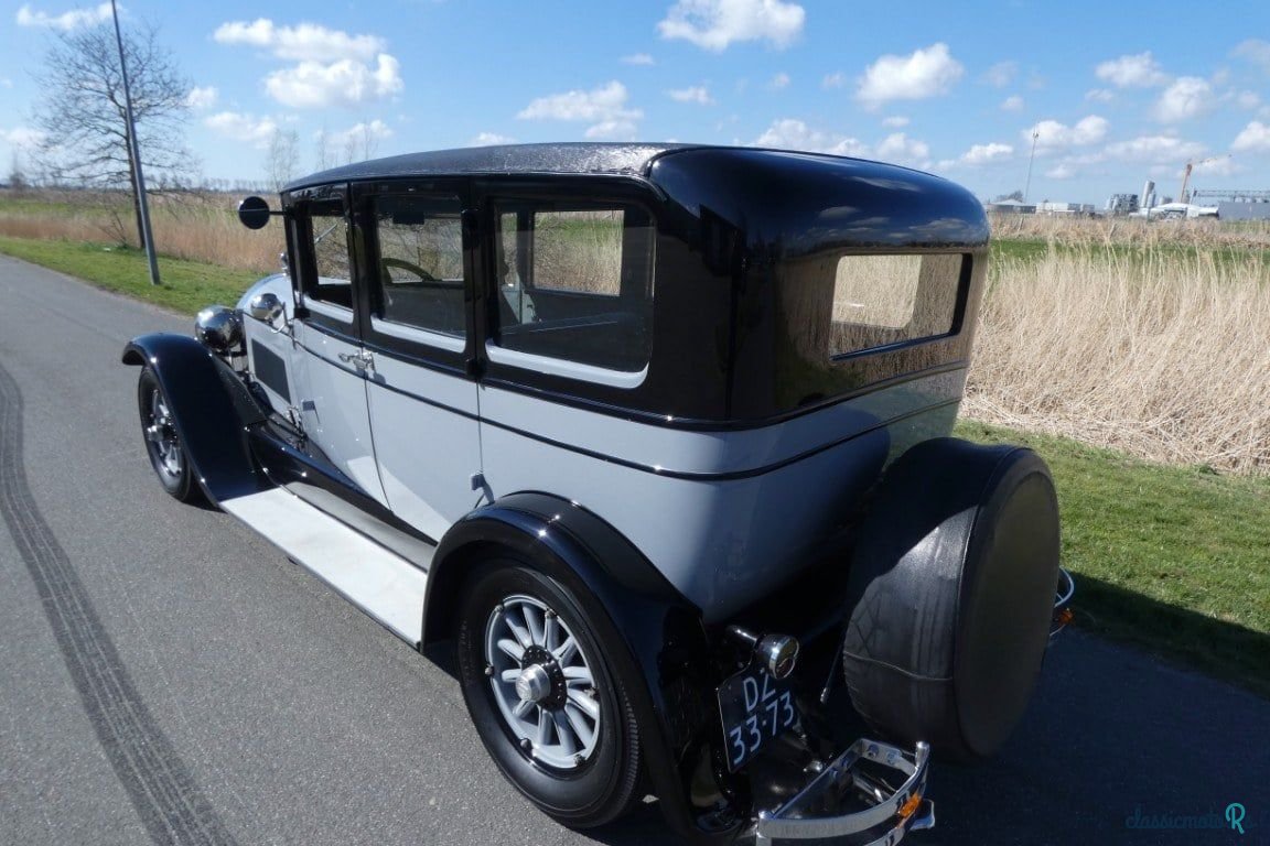 1927' Locomobile 8-80 Sedan photo #5
