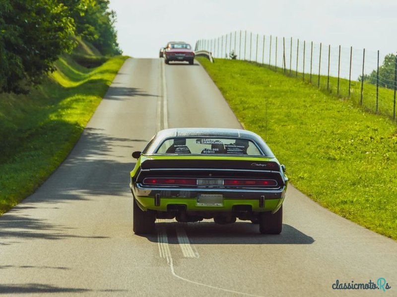 1970' Dodge Challenger photo #2