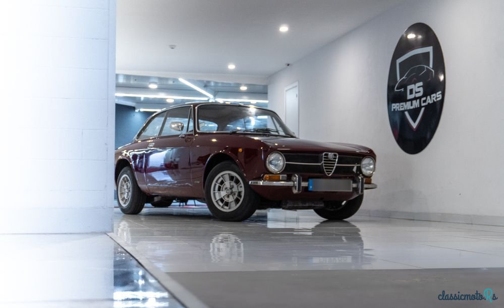 1972' Alfa Romeo Giulia photo #2