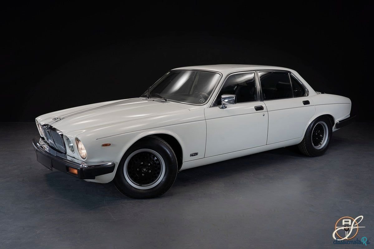 1986' Jaguar XJ photo #1