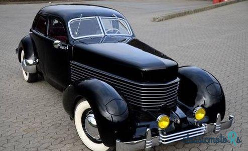 1937' Cord 812 Custom Beverly photo #2