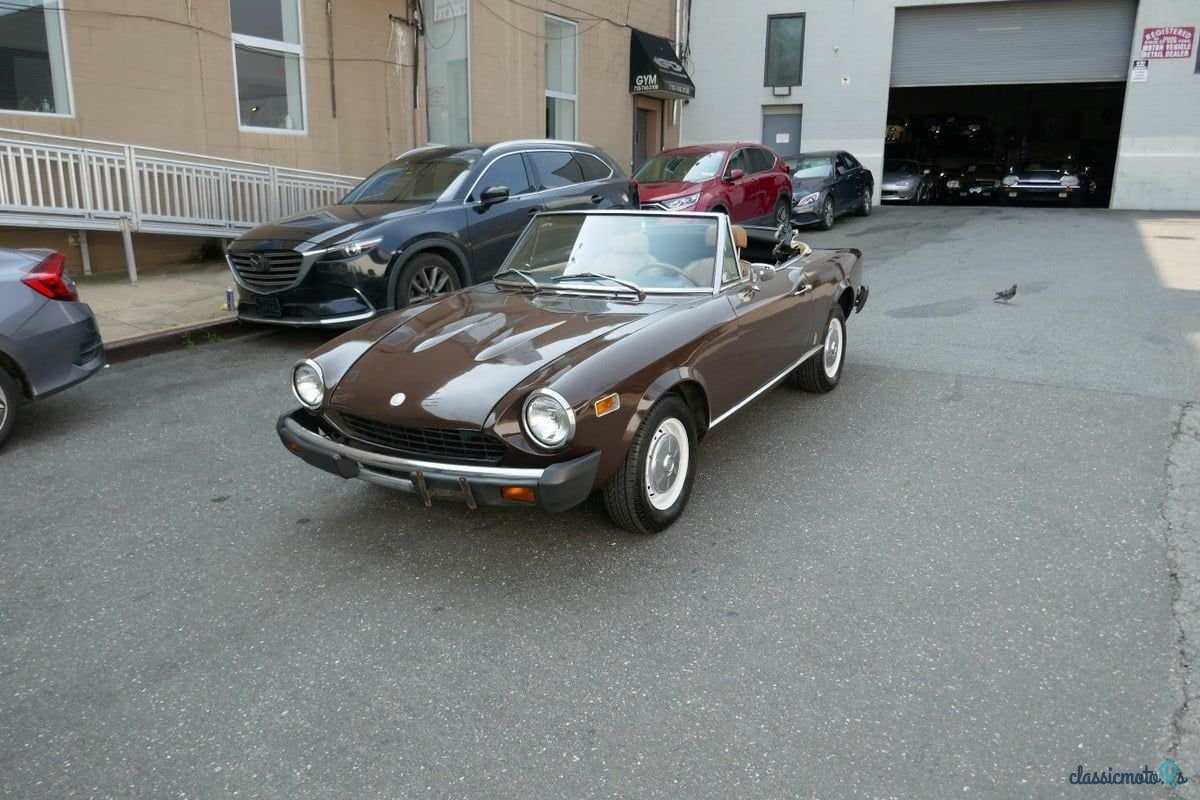 1976' Fiat 124 Spider photo #3