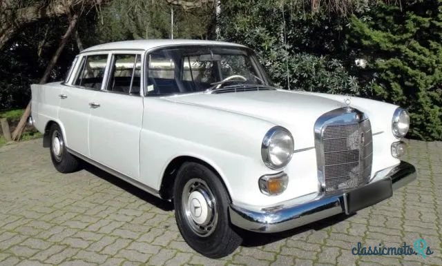 1967' Mercedes-Benz 200 photo #6