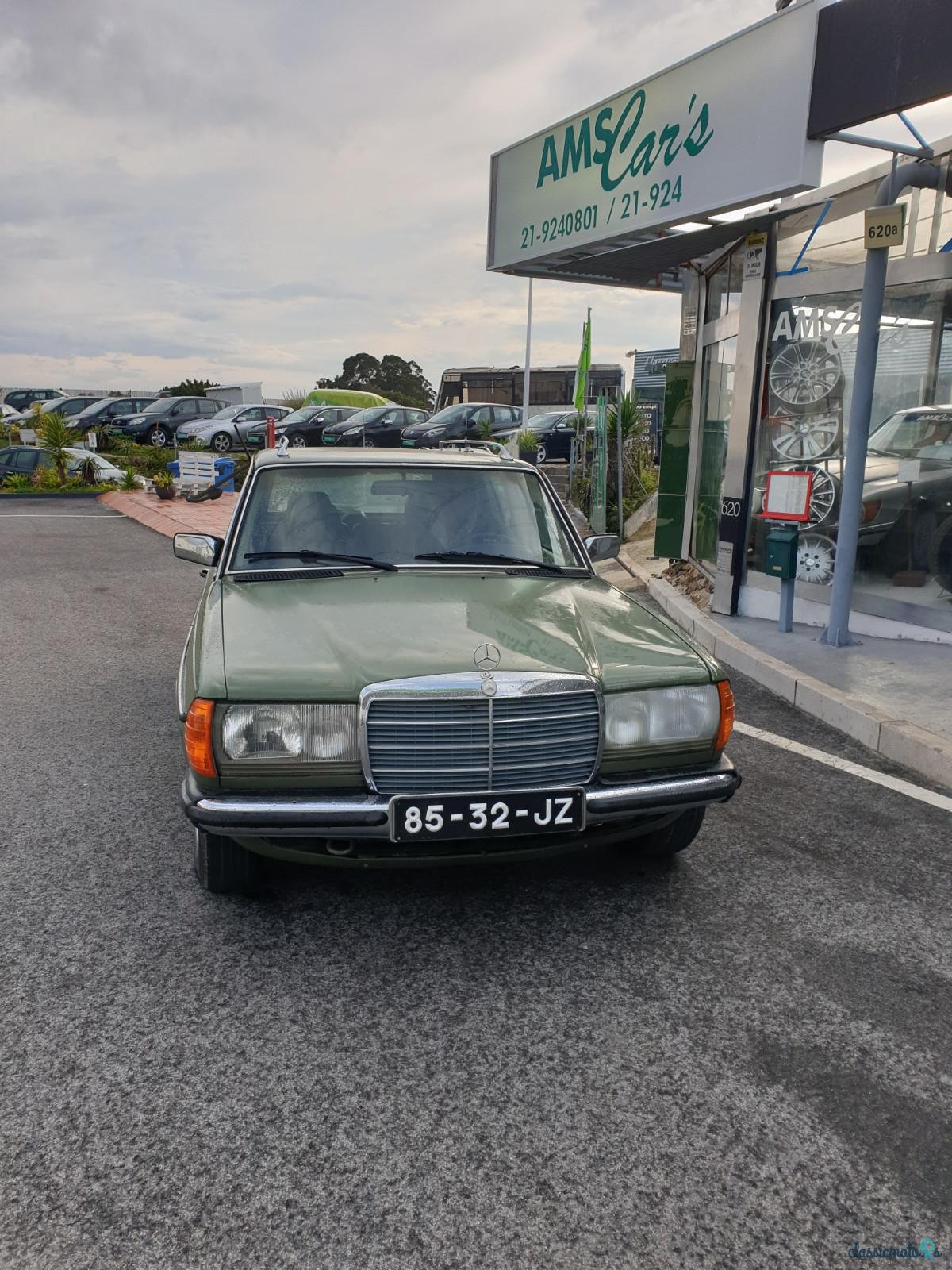 1980' Mercedes-Benz 240D photo #3
