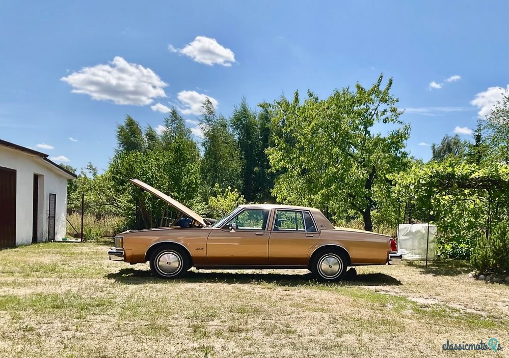 1980' Oldsmobile Delta 88 photo #2