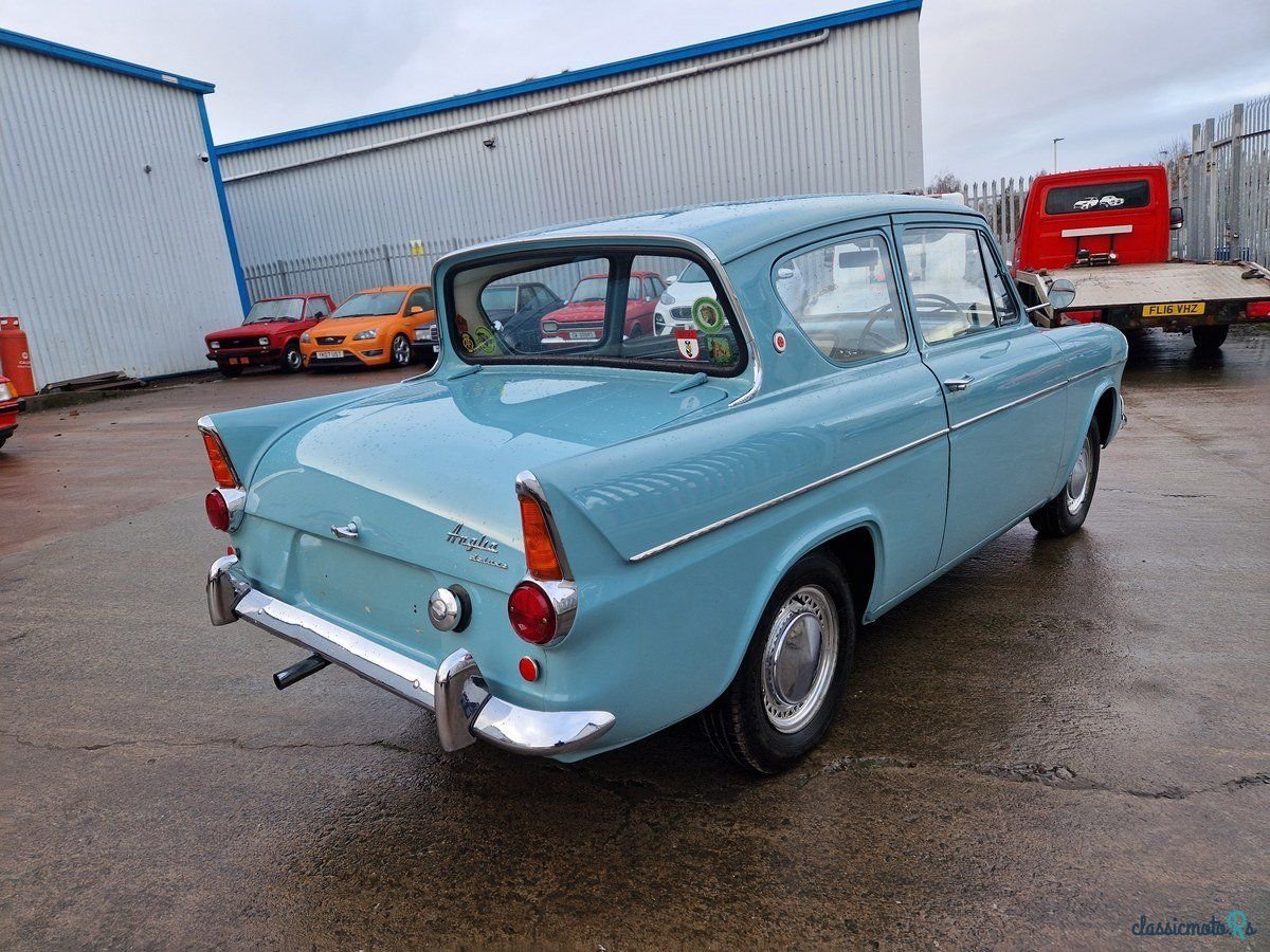 1968' Ford Anglia photo #3