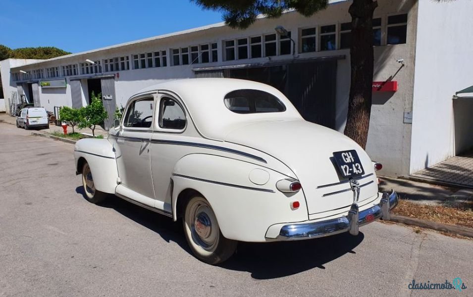 1947' Ford V8 Berline photo #6