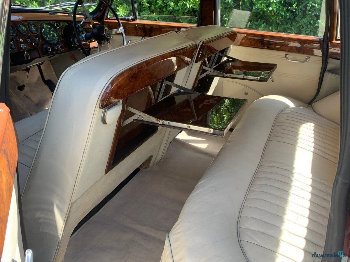 1962' Daimler Majestic Major photo #4