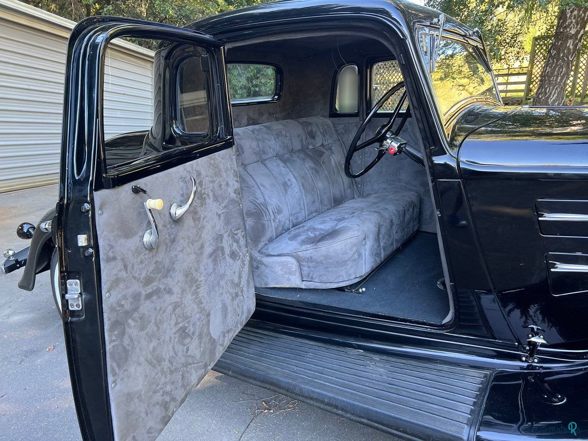 1934' Plymouth Cuda photo #3