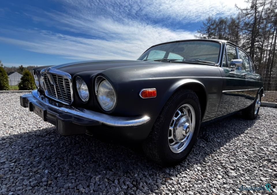 1974' Jaguar XJ photo #1