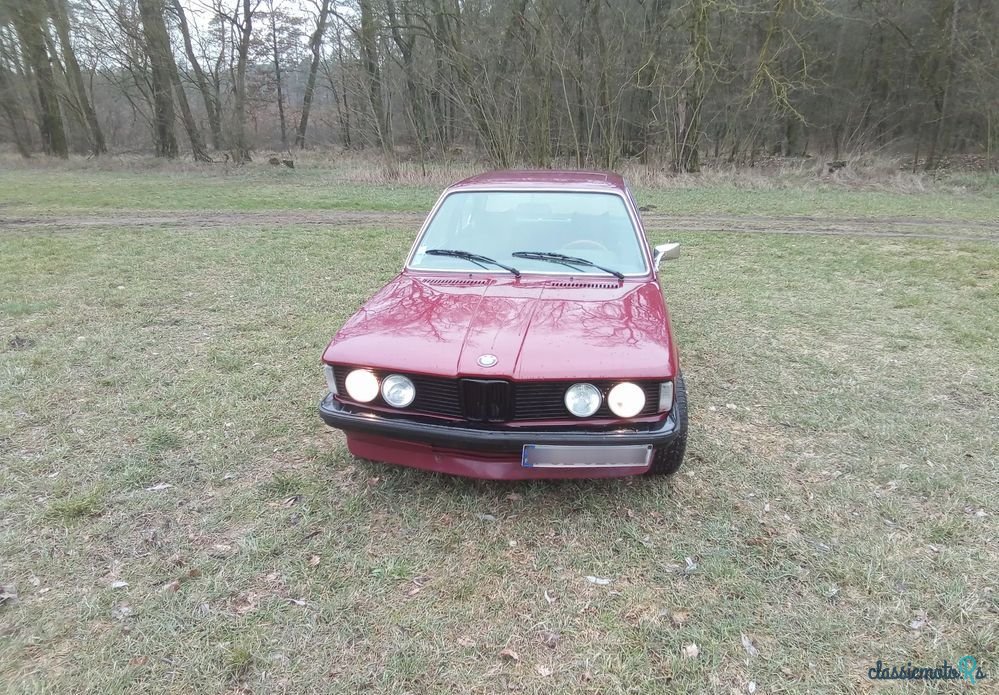 1980' BMW Seria 3 320 photo #1