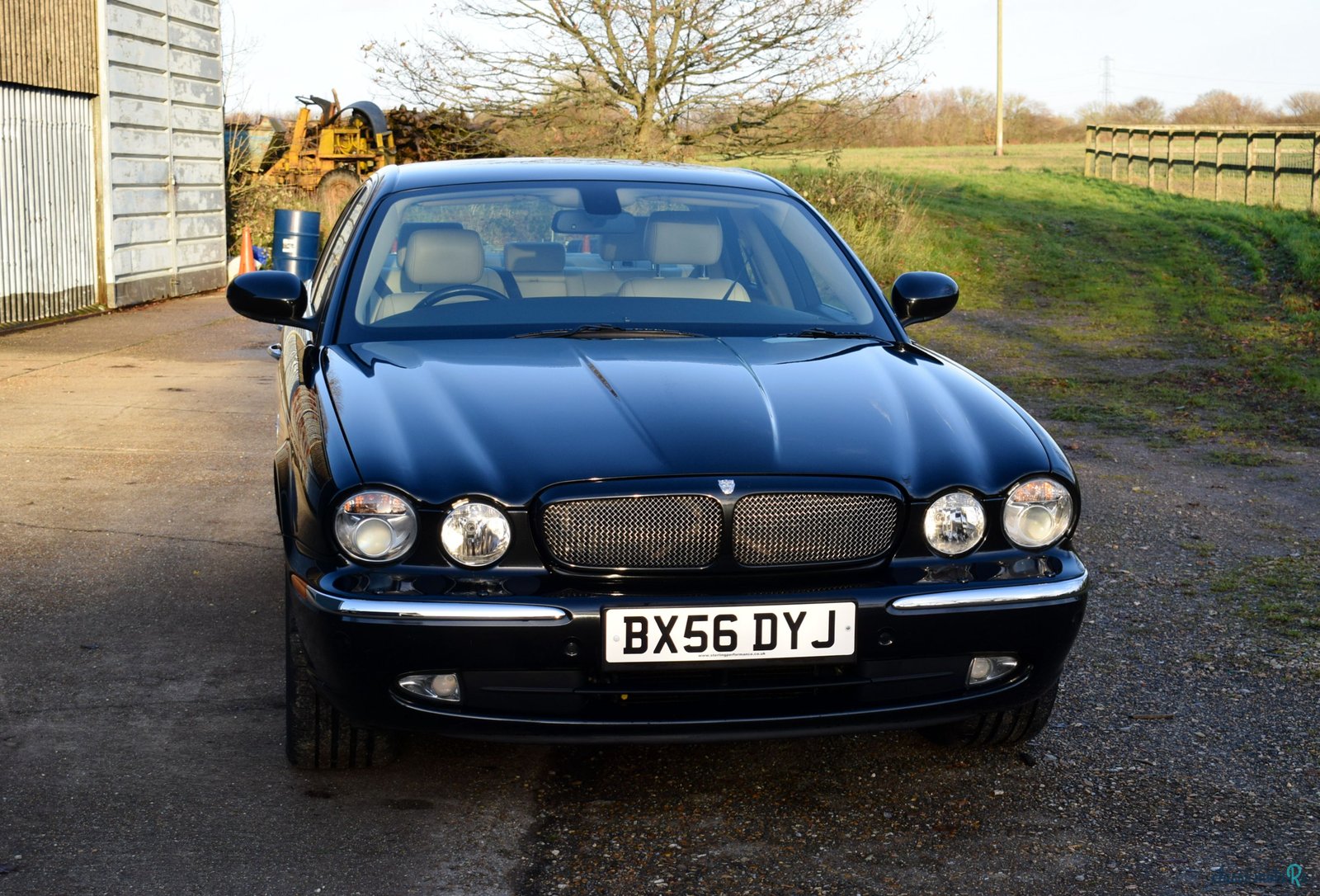 2006' Jaguar XJR photo #2