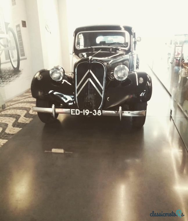 1953' Citroen 11 photo #2