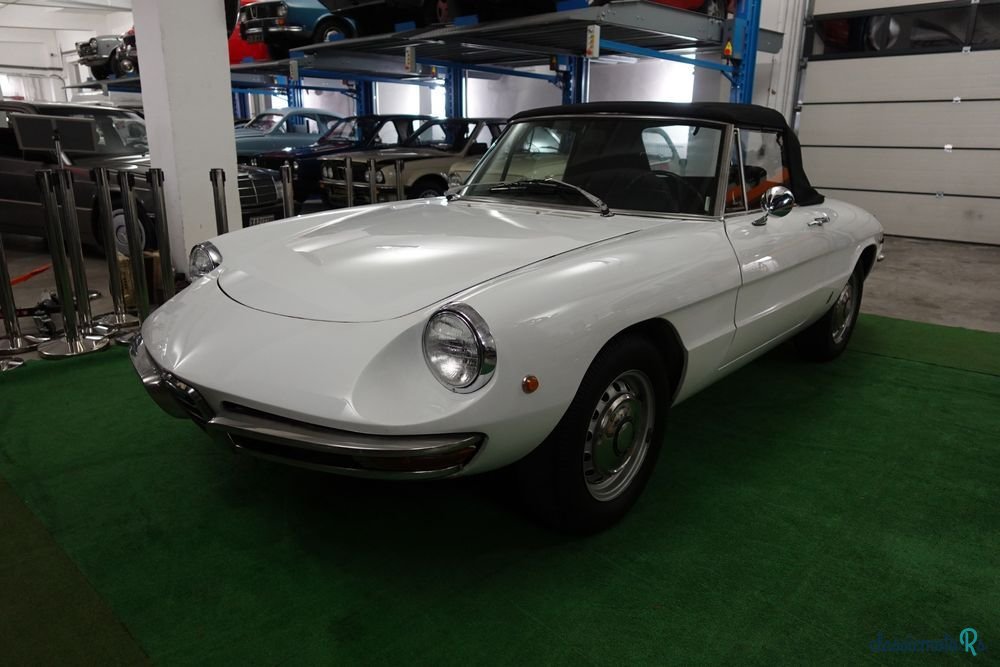 1969' Alfa Romeo Spider photo #2