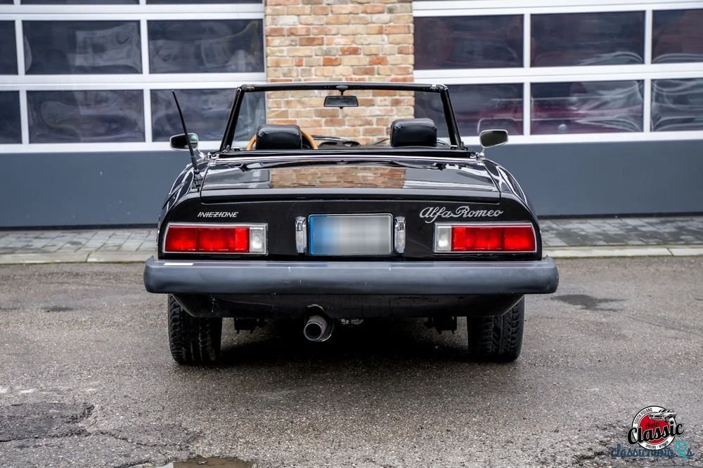 1977' Alfa Romeo Spider 2.0 photo #6