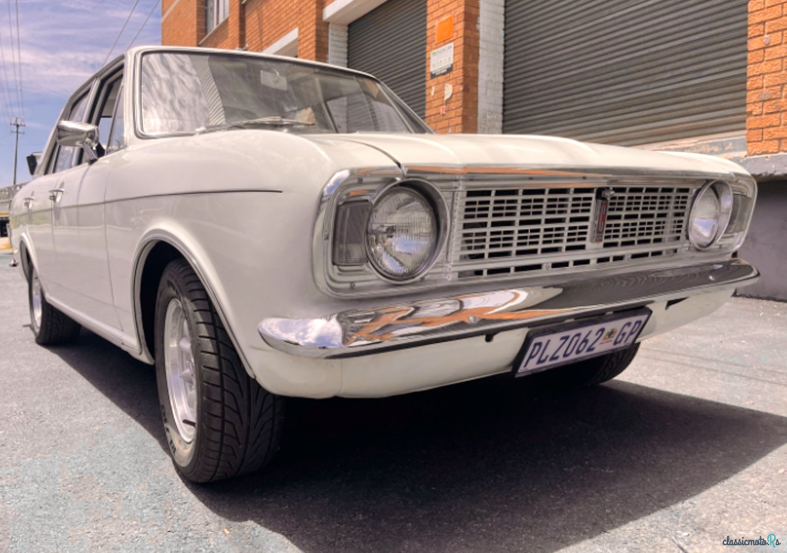 1968' Ford Cortina photo #1