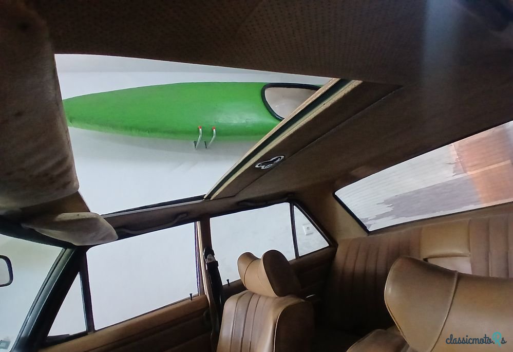 1973' Mercedes-Benz 220 photo #4