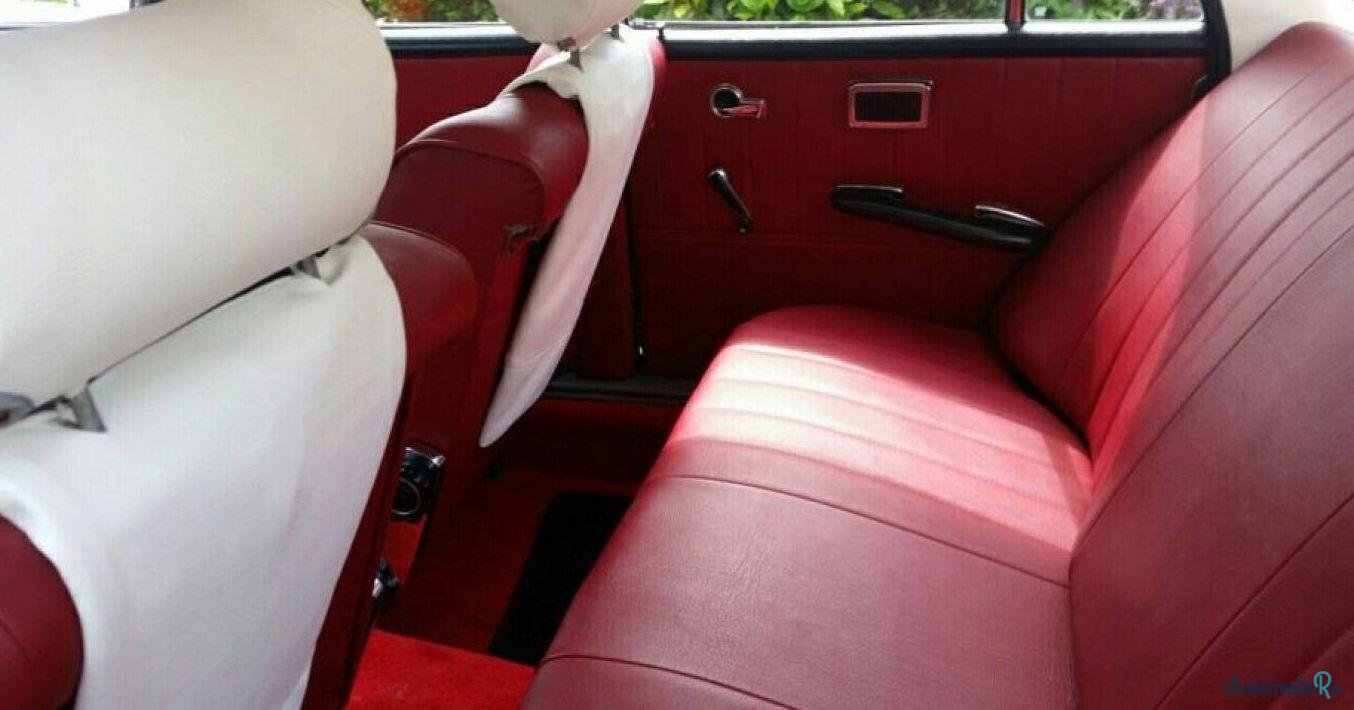 1966' Mercedes-Benz 200 photo #5
