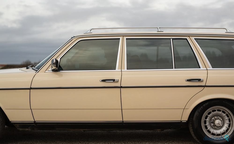 1979' Mercedes-Benz W123 photo #3