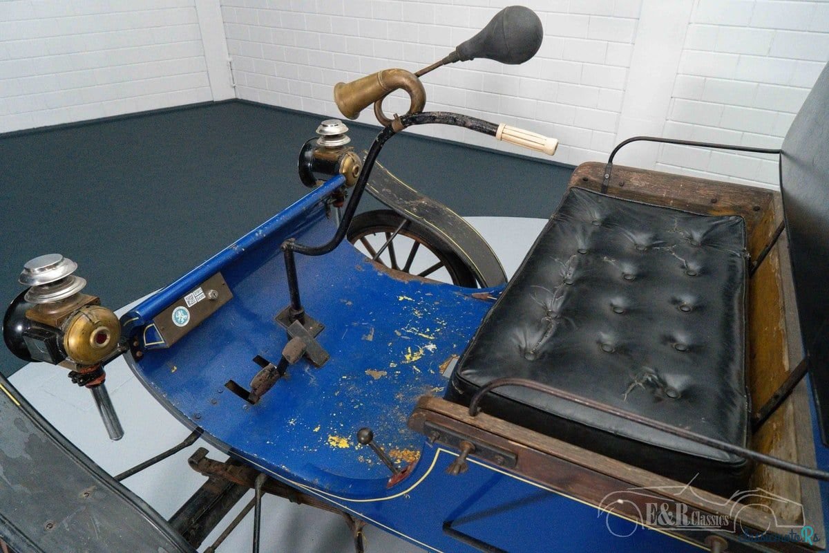 1958' Oldsmobile Curved Dash Replica photo #2