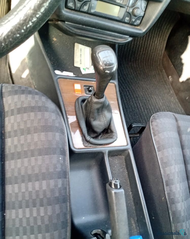 1989' Mercedes-Benz 190 E 2.0 photo #2