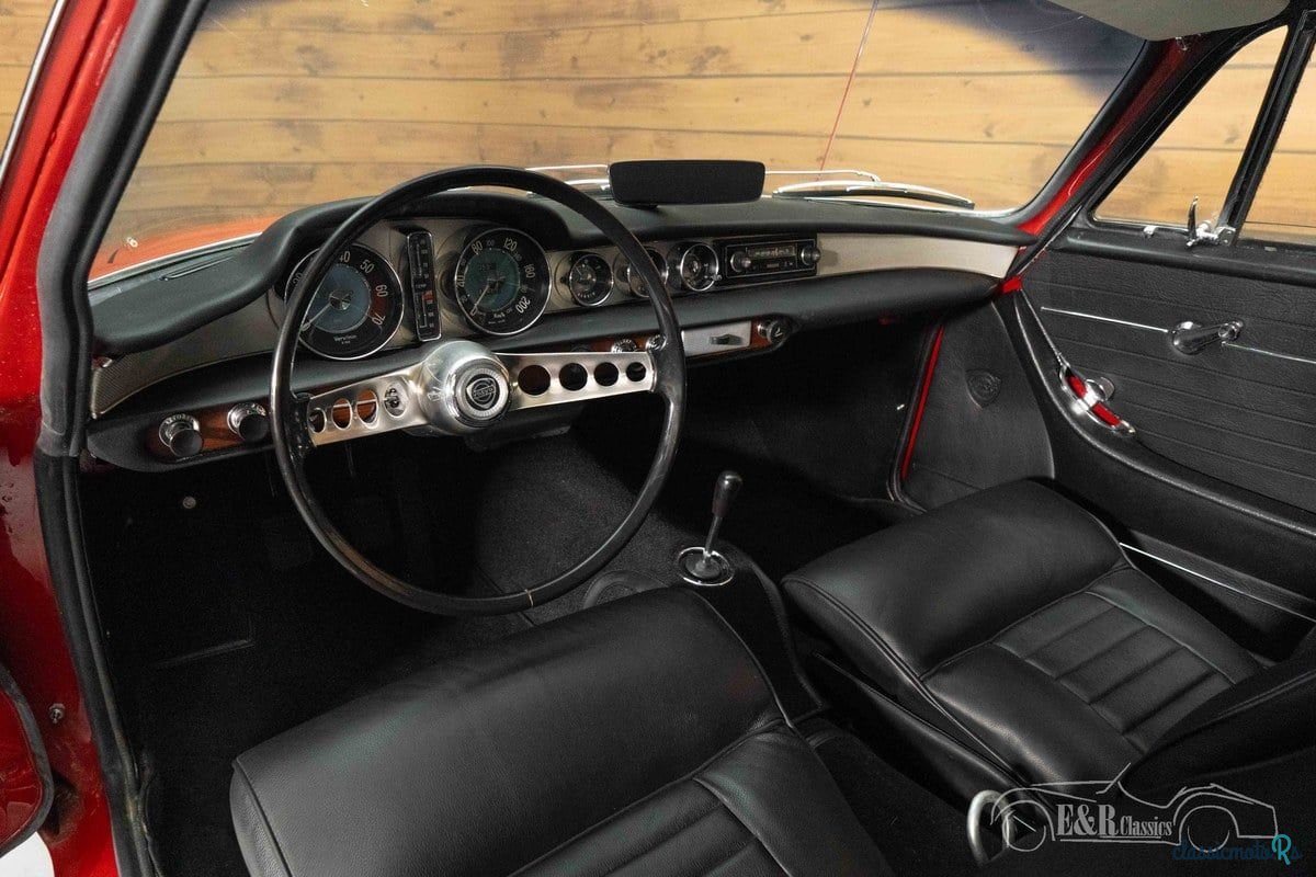 1965' Volvo P1800 photo #2