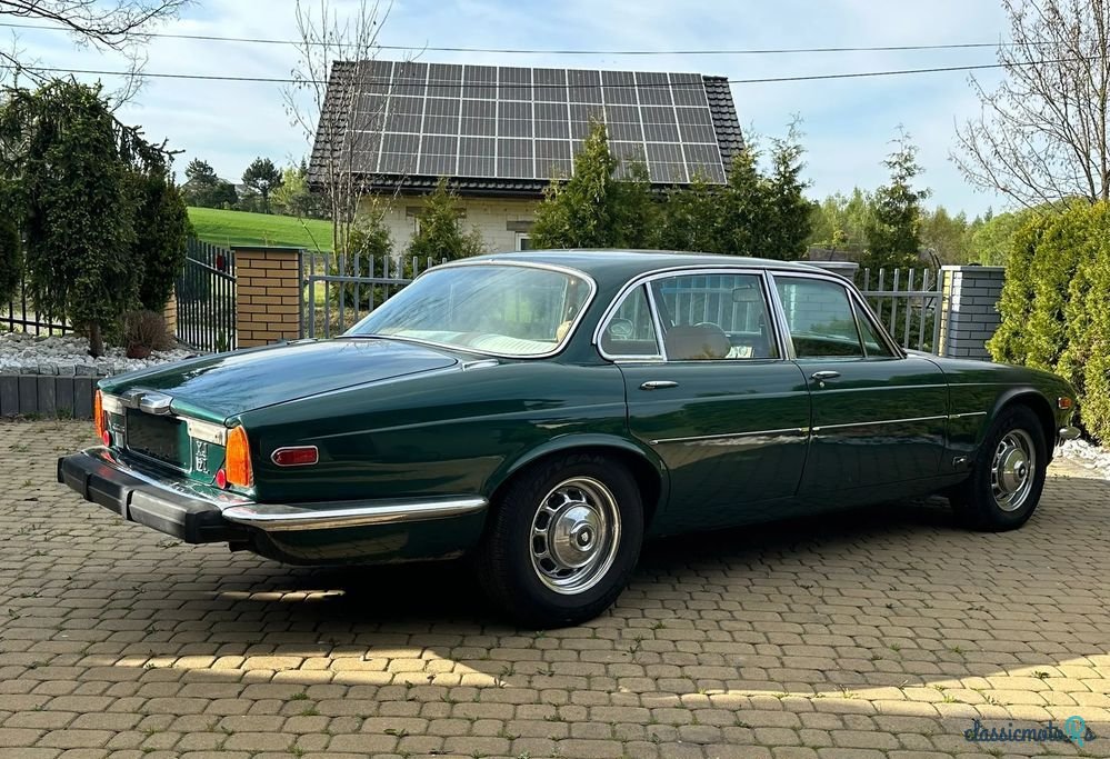 1974' Jaguar XJ photo #1