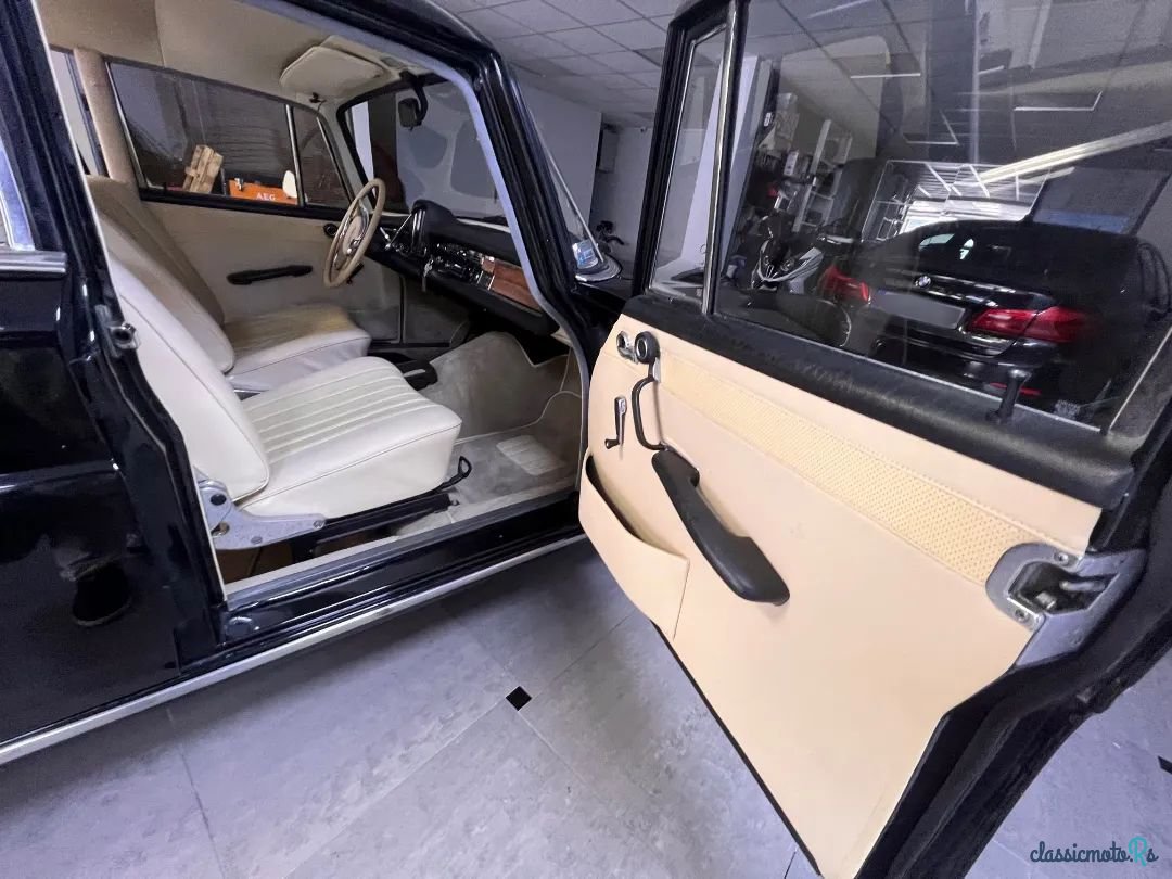 1966' Mercedes-Benz W110 photo #6