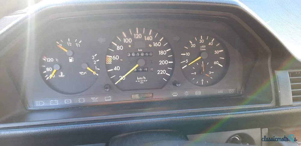 1989' Mercedes-Benz 300 D Turbo photo #5