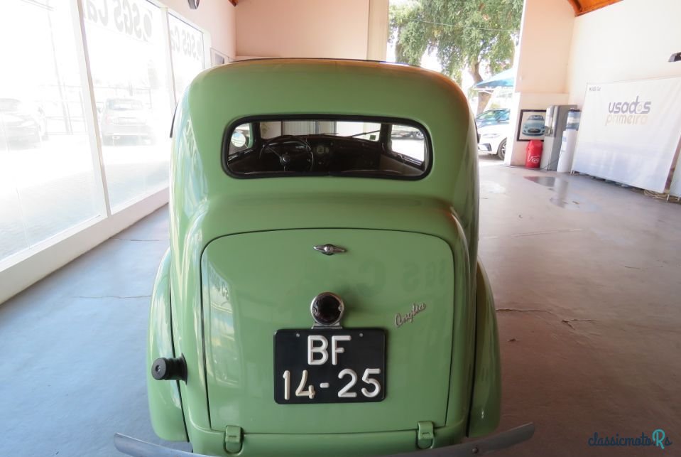 1948' Ford Anglia photo #4