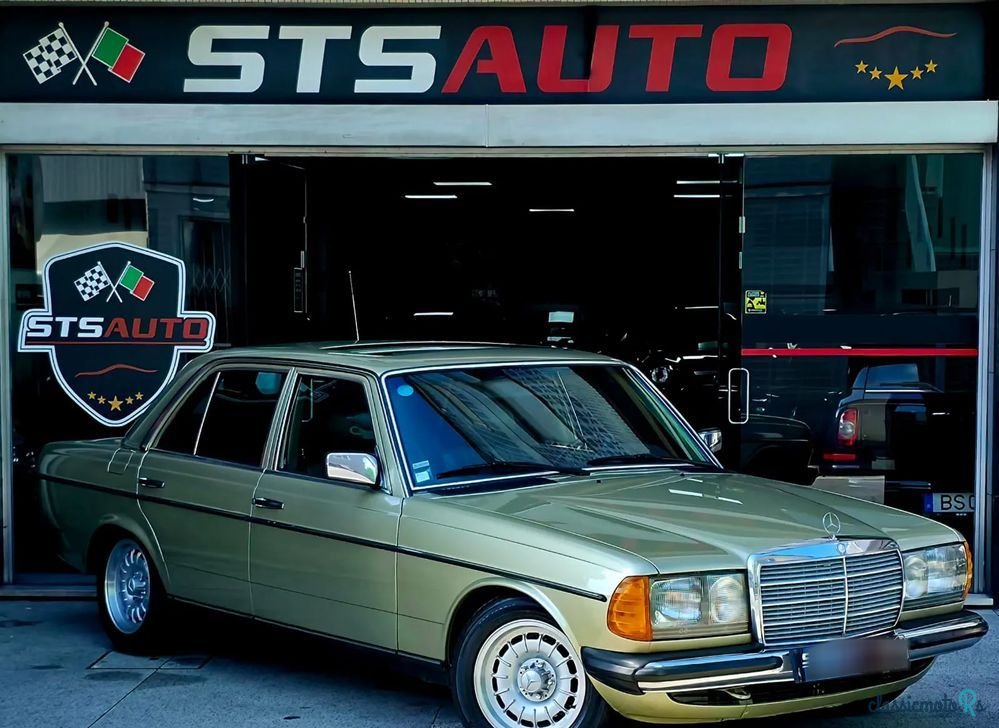 1982' Mercedes-Benz W123 300 D photo #2