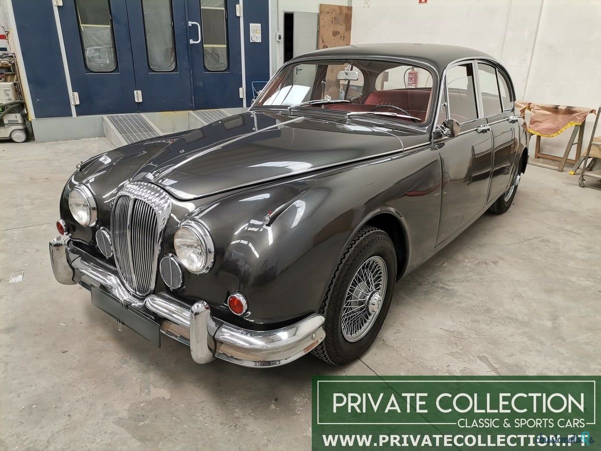 1949' Daimler 250 V8 photo #1