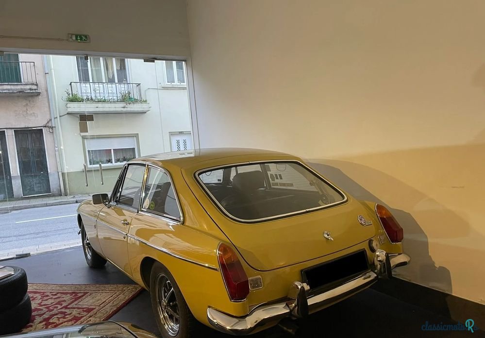 1973' MG MGB Gt photo #3