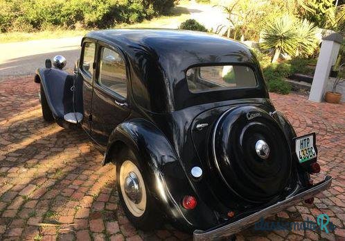 1949' Citroen Traction Avant photo #1
