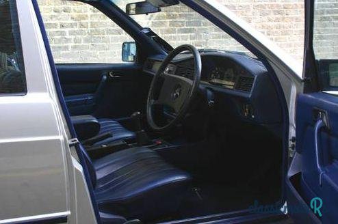 1983' Mercedes-Benz 190 E photo #3