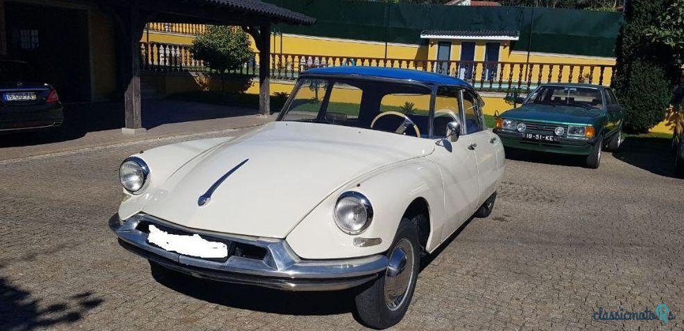 1961' Citroen DS 19 photo #2