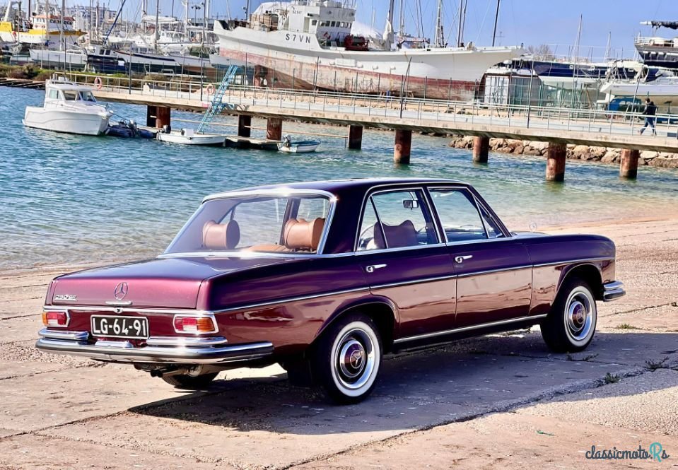 1967' Mercedes-Benz 250 photo #2