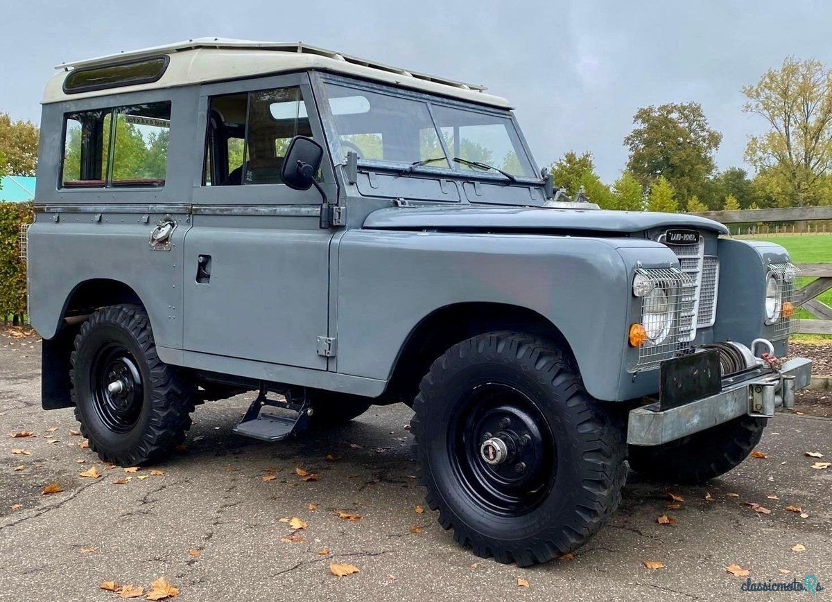 1976' Land Rover Series III photo #2