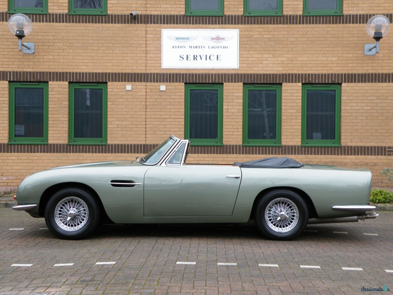 1967' Aston Martin DB6 photo #1