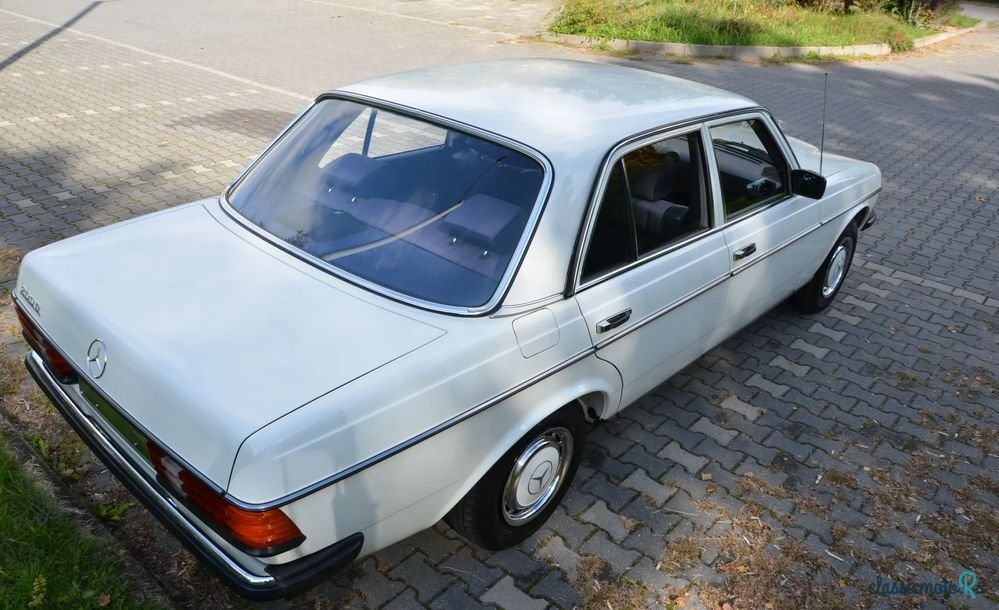 1980' Mercedes-Benz W123 photo #5