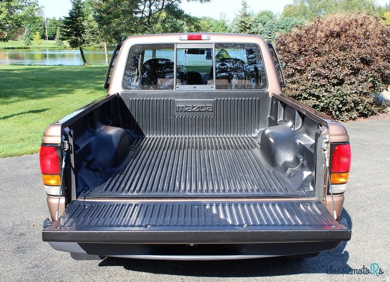 1994' Mazda B-Series Pickup 3000 photo #4