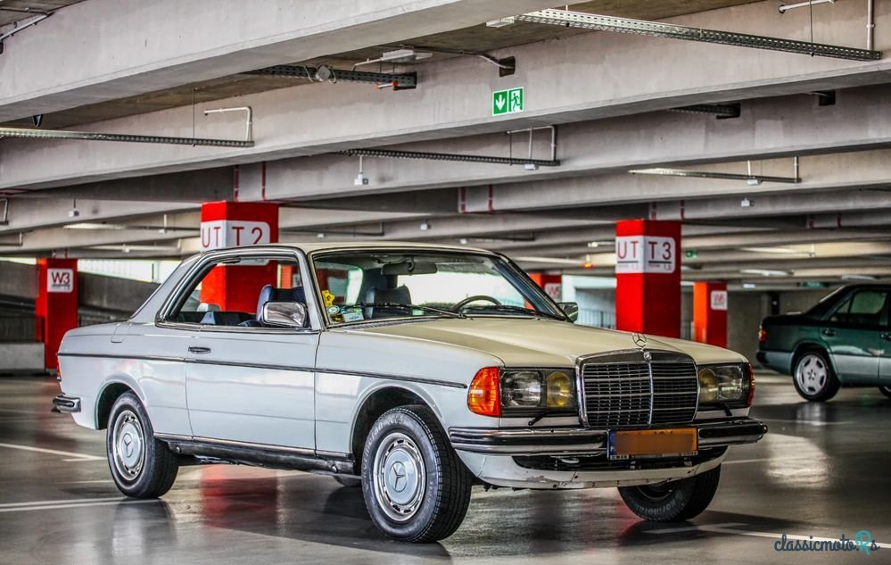 1978' Mercedes-Benz W123 photo #1
