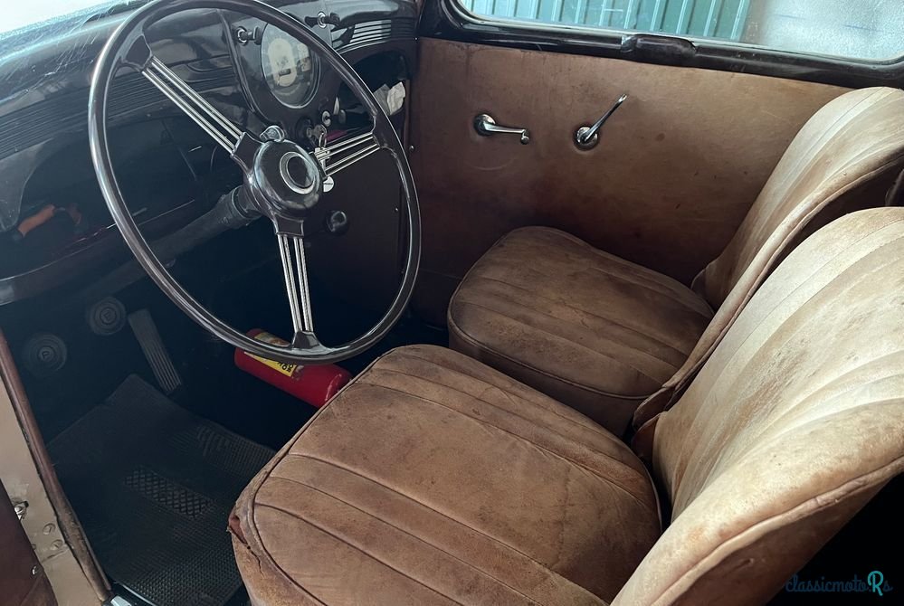 1949' Ford Anglia photo #4