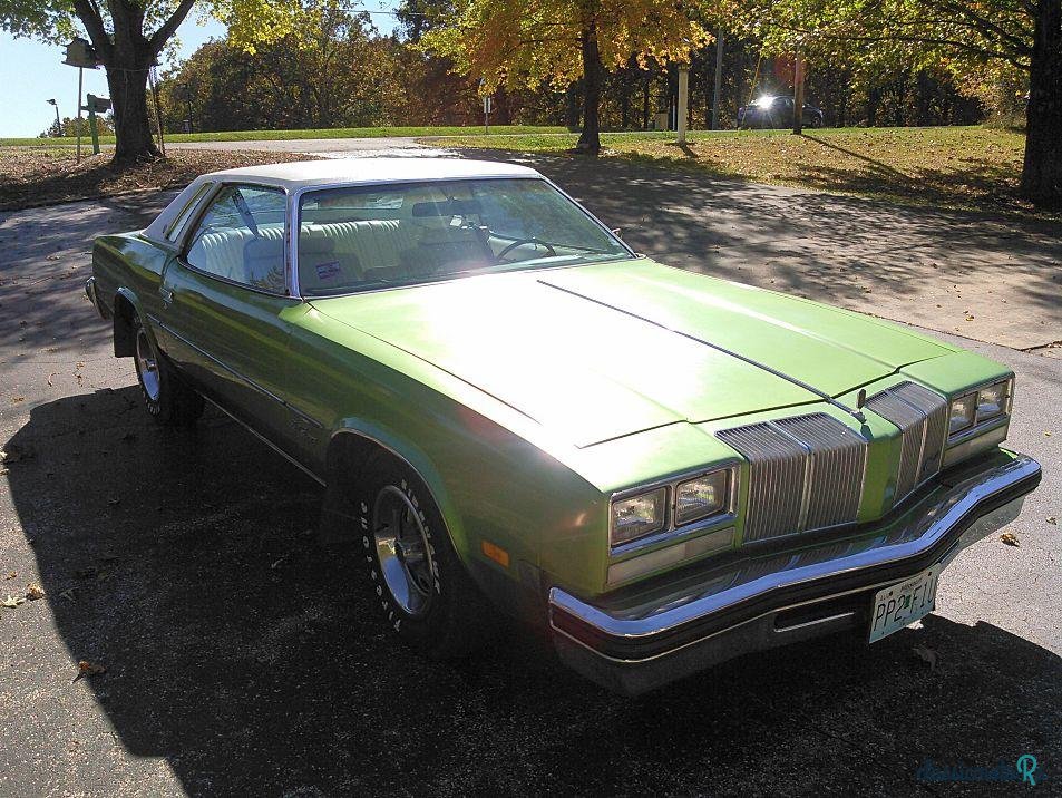 1976' Oldsmobile Cutlass Supreme photo #1