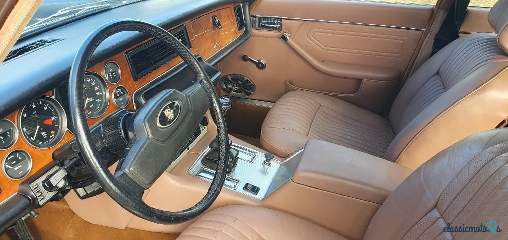 1973' Jaguar XJ photo #3