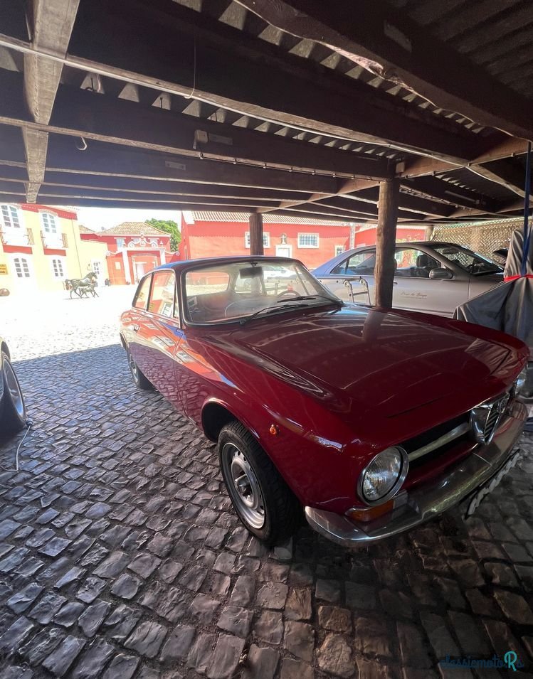 1973' Alfa Romeo GT photo #2