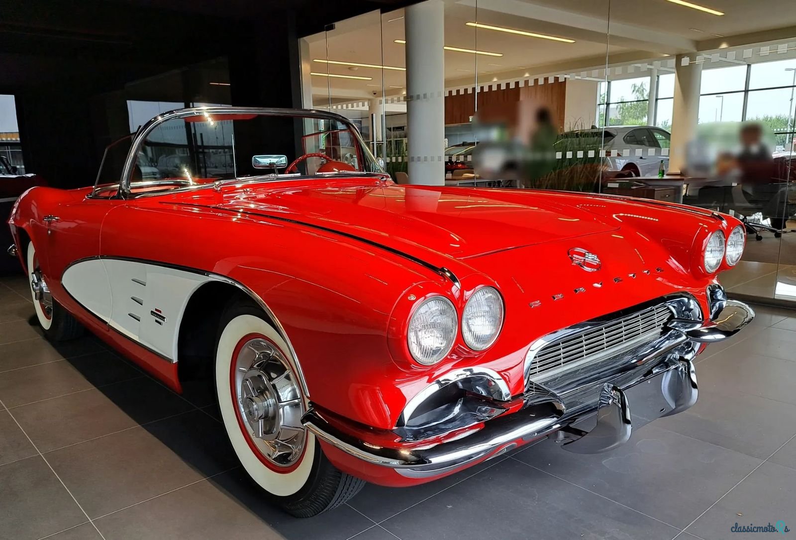 1961' Chevrolet Corvette photo #2