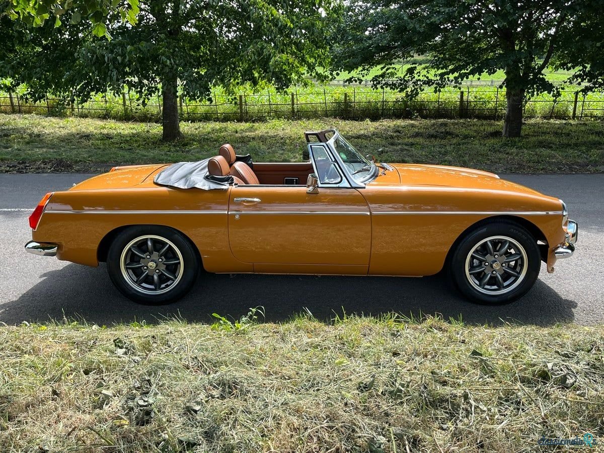 1974' MG MGB photo #4