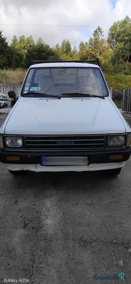 1989' Toyota Hilux photo #2