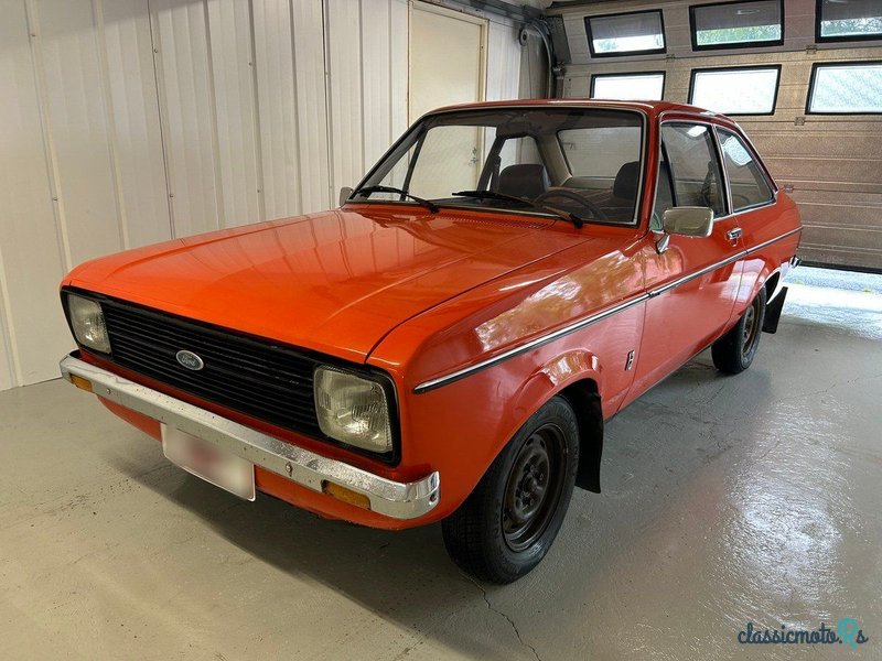 1976' Ford Escort photo #1